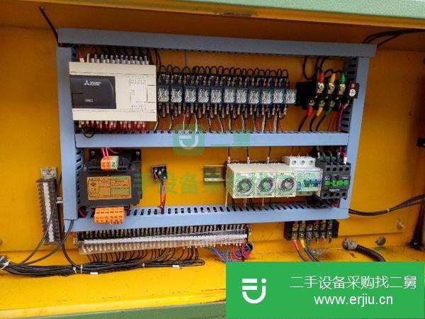 出售精品18年100噸柱液壓機兩臺,安裝少用。