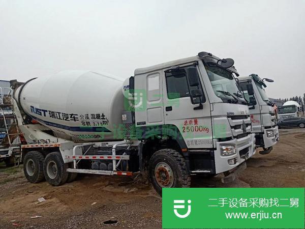 轉(zhuǎn)讓二手的 重汽豪沃十四方攪拌車