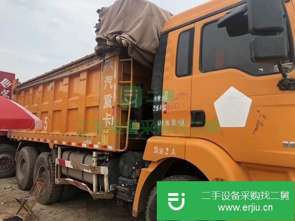 出售17年4月份德龍大箱5米8后八輪自卸車