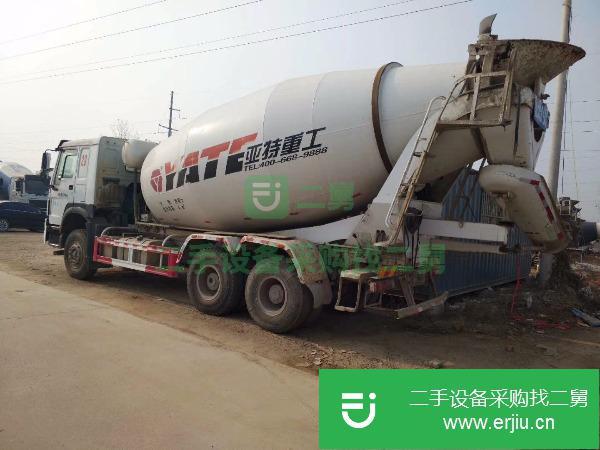 轉讓二手的17年國五豪沃亞特上裝,拉16方攪拌車,手續齊全,車況沒的說