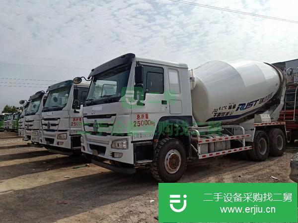 轉(zhuǎn)讓二手的 重汽豪沃十四方攪拌車