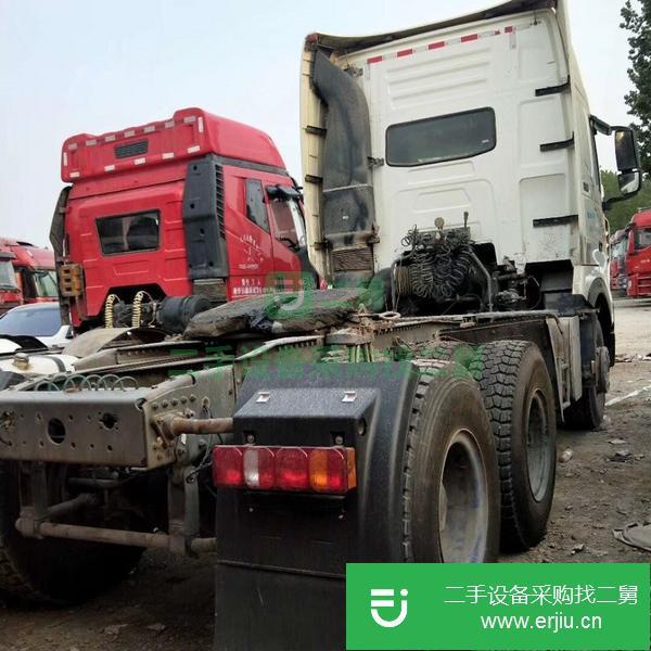 二手的九成新的15年國四豪沃T7牽引車急轉