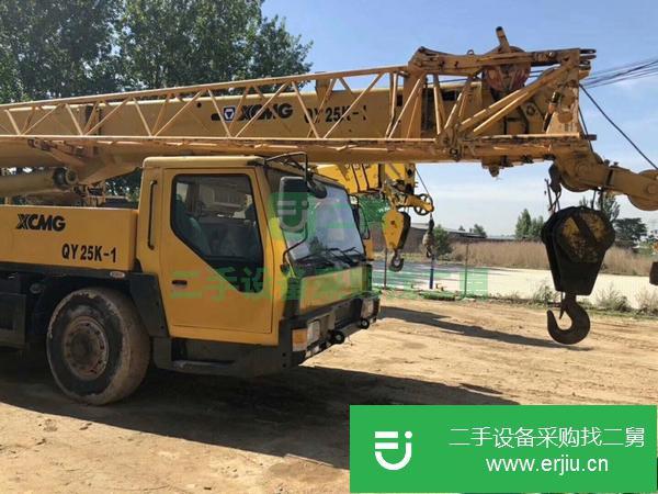 出售一臺二手的八成新的徐工25k吊車