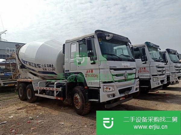 轉(zhuǎn)讓二手的 重汽豪沃十四方攪拌車