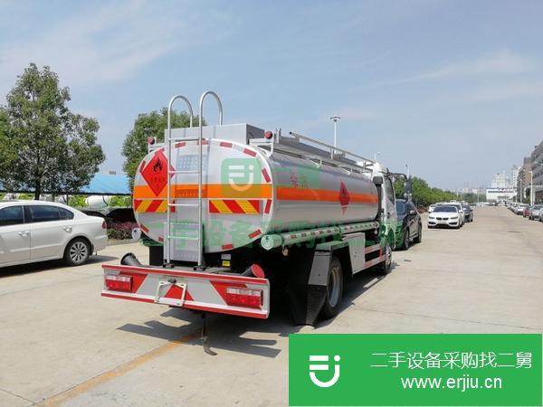 轉(zhuǎn)讓5噸8噸10噸加油車低價(jià)處理