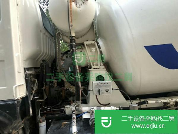 轉讓17年6方東風小型攪拌罐車，進口泵 ，價格不高