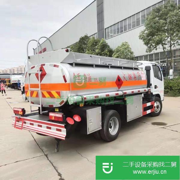 轉(zhuǎn)讓東風多利卡5噸油罐車包上戶
