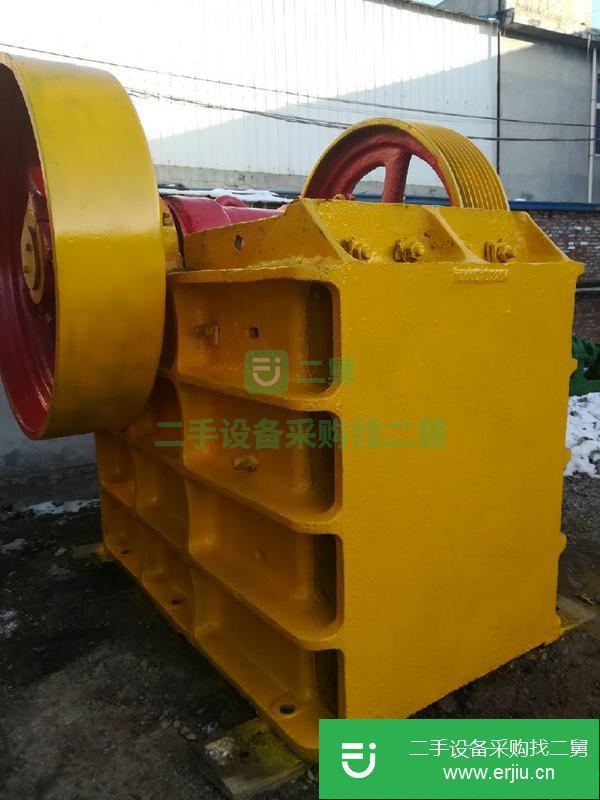 轉(zhuǎn)讓600*900鄂式破碎機(jī)