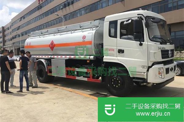轉讓東風天龍前四后八鋁合金運油車牽引車