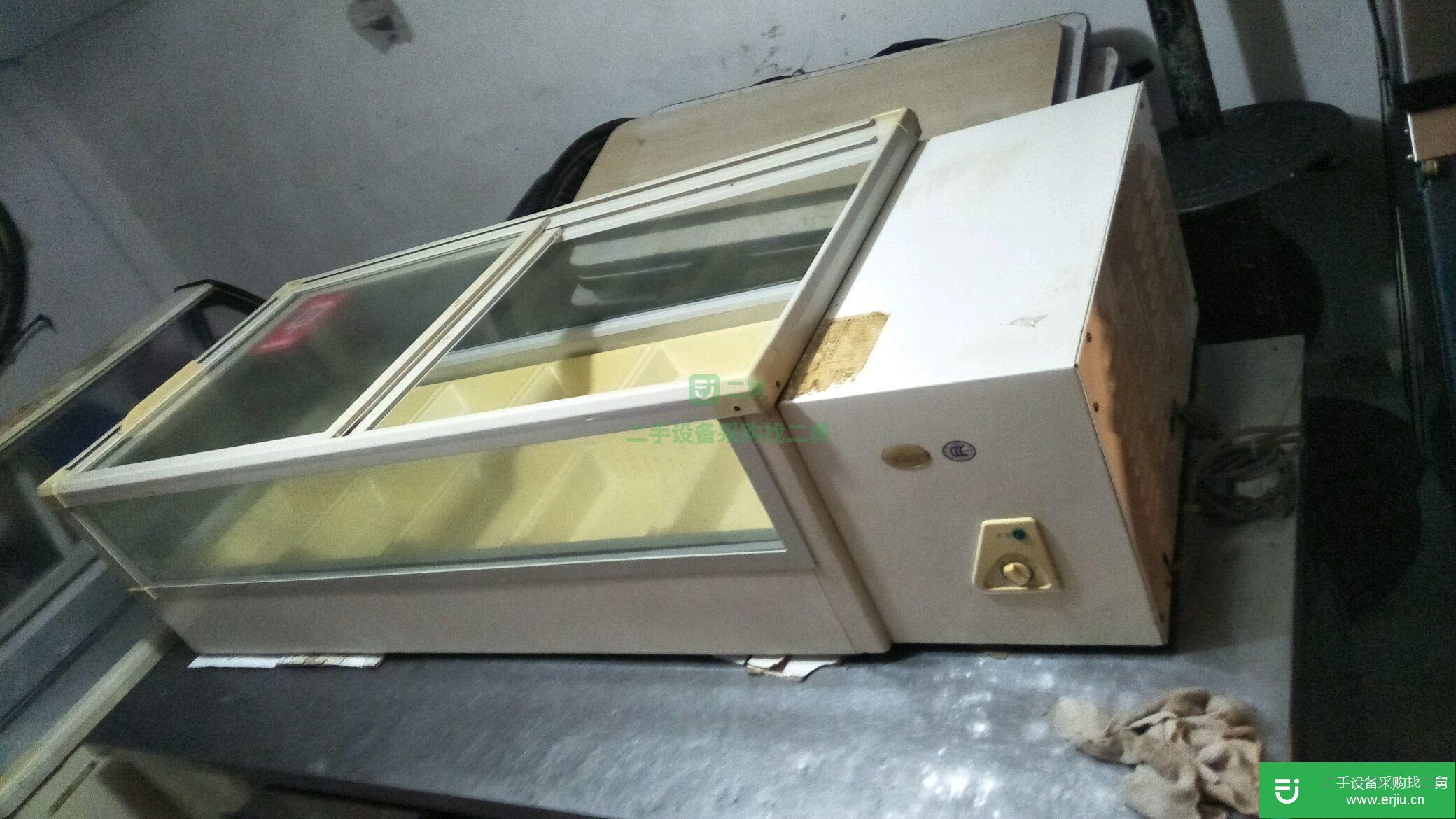 出售二手九成新的冰柜。制冰機。等