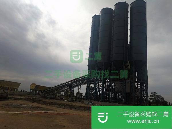 轉(zhuǎn)讓出售三一標(biāo)準(zhǔn)二百噸的罐子四個(gè)攪拌站
