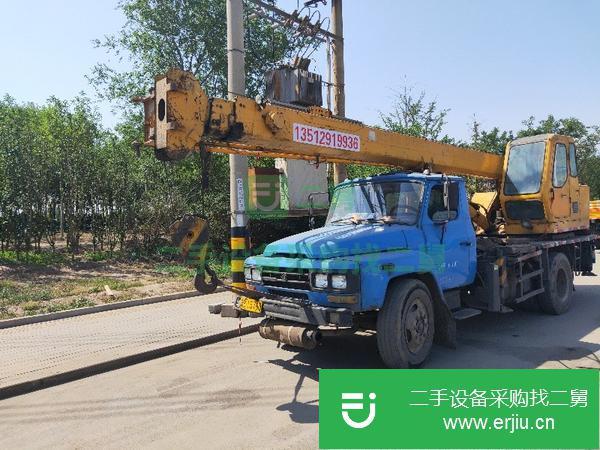 轉(zhuǎn)讓二手的徐工八噸吊車一臺(tái)。11年。一月份。