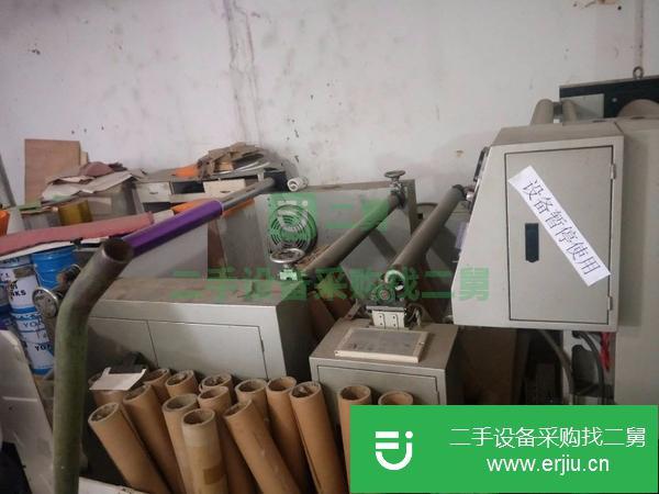 精品出售1.2米卷筒壓紋機(jī),99成新。