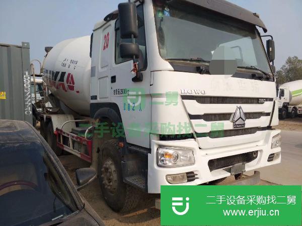 轉讓二手的17年國五豪沃亞特上裝,拉16方攪拌車,手續齊全,車況沒的說