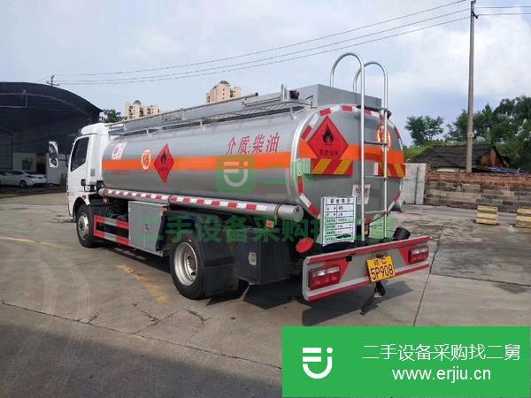 轉讓帶手續帶牌照8噸東風加油車甩賣