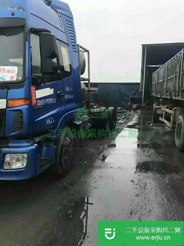 轉(zhuǎn)讓二手的14年歐曼LNG輕體380馬力國五牽引車原車原版
