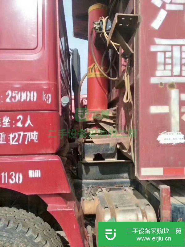轉(zhuǎn)讓處理二手工程渣土車德龍5米8 二手后八輪工程自卸車