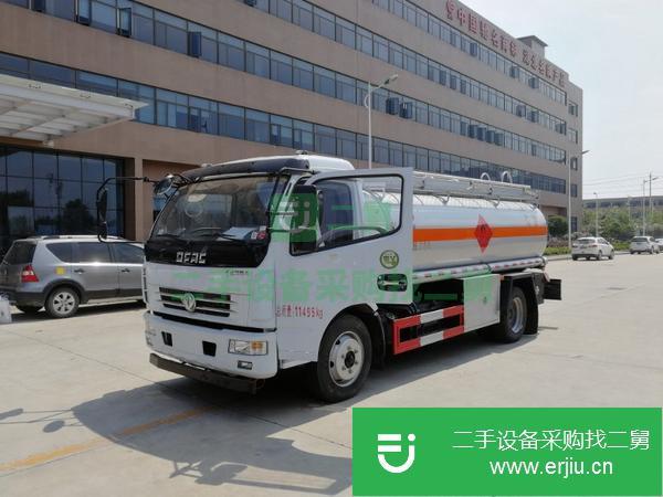 轉(zhuǎn)讓5噸8噸10噸加油車低價(jià)處理