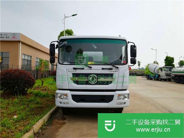 楚勝原廠12噸油罐車低價出售