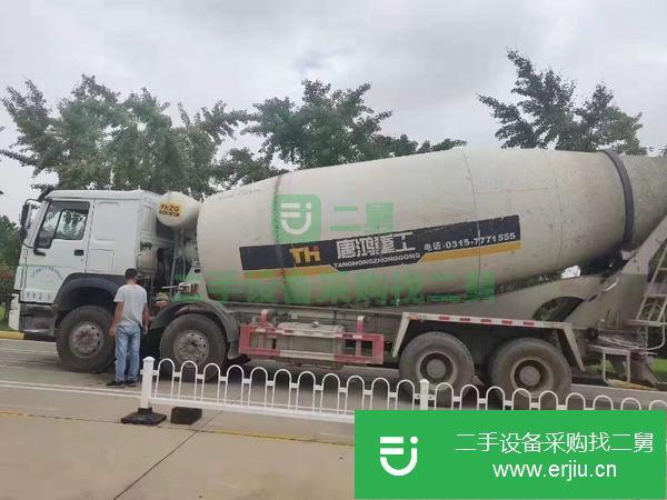 出售17年豪沃攪拌車   國五排放