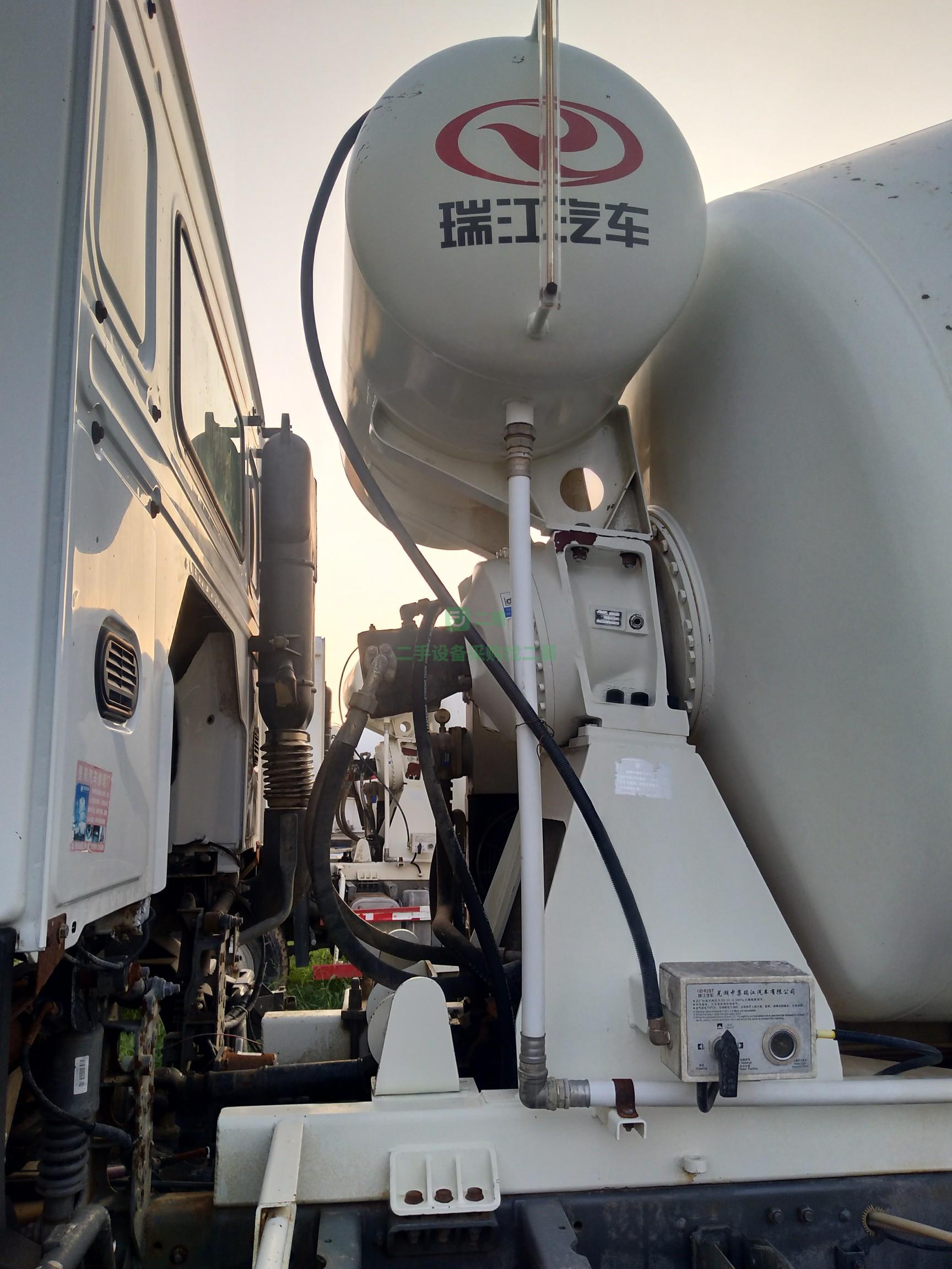 急售7成新豪沃攪拌車豪沃