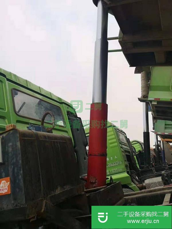 出售德龍自卸車后八輪濰柴發動機