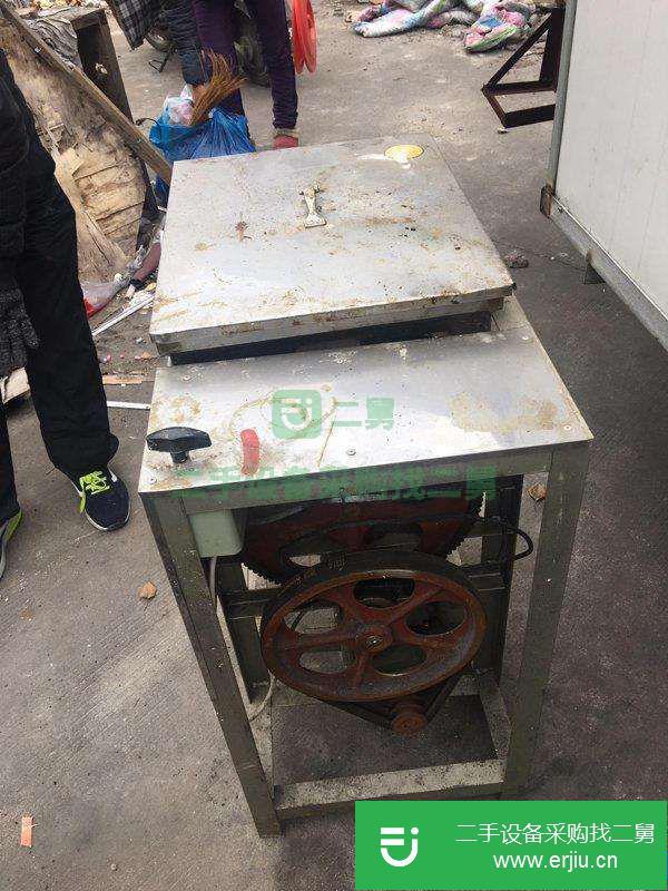 轉讓:有一大一小和面機低價出售