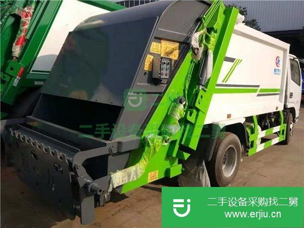廠家出售各款垃圾車壓縮。勾臂。擺臂。掛桶