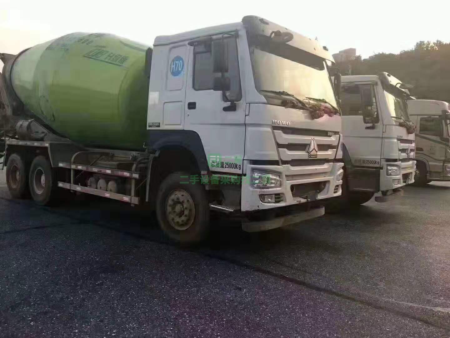 出售18年國五豪沃攪拌車   中集凌宇上裝