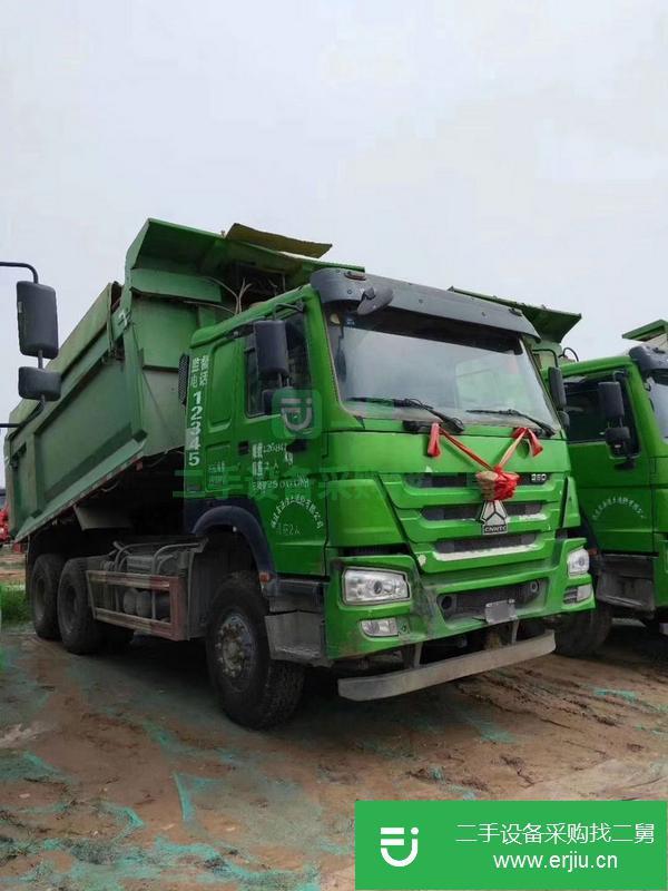 轉(zhuǎn)讓17年底，陜汽德龍工程車，福田歐曼，重汽豪沃后八輪綠色渣土車