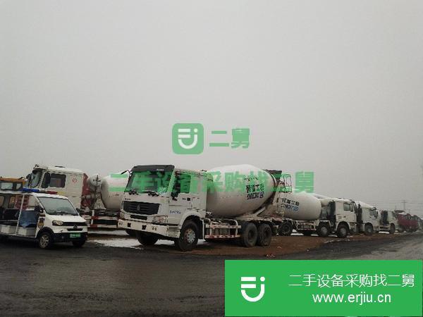 出售二手十二方攪拌車(chē)豪沃