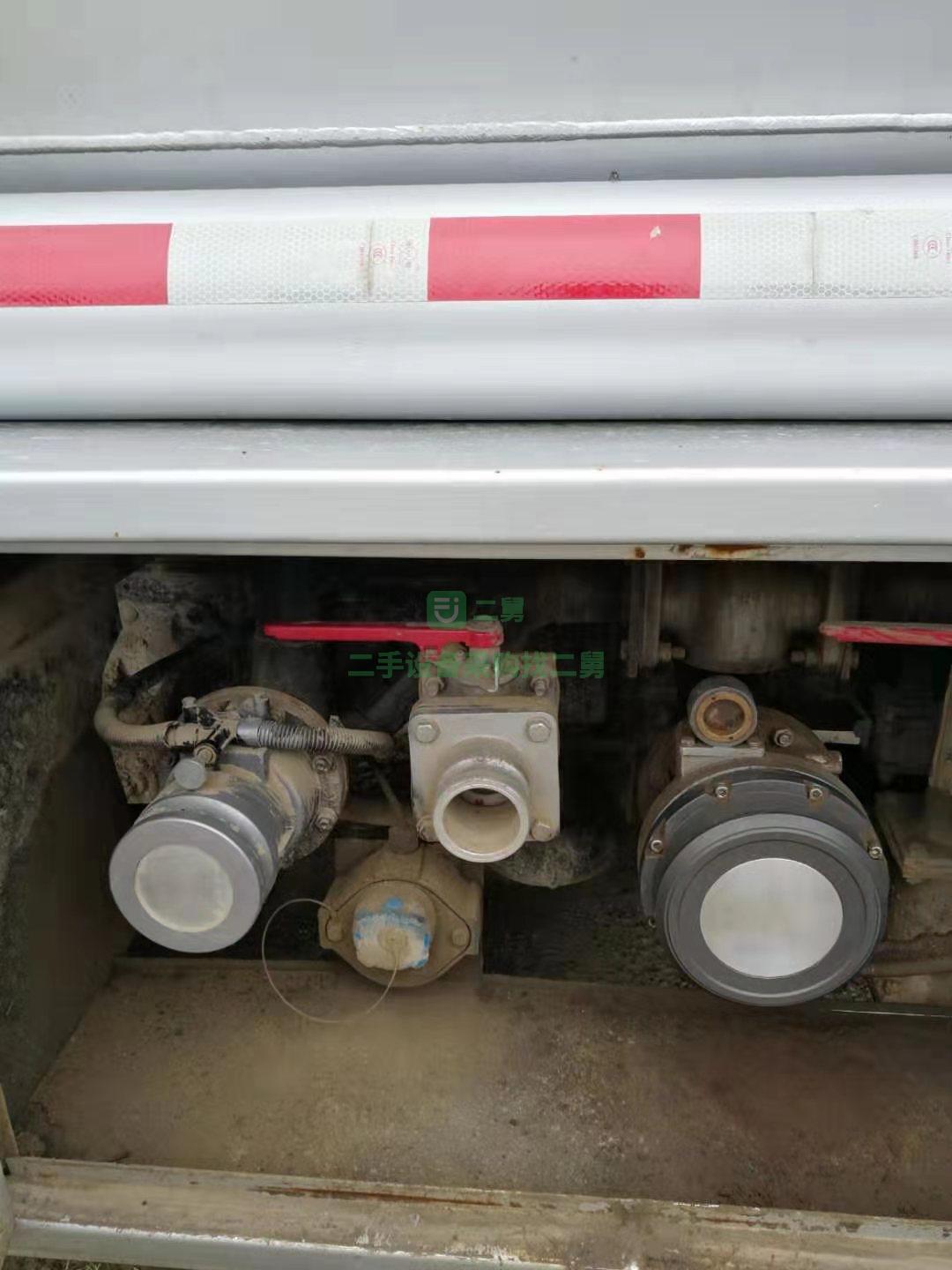 急售二手四川5噸精品加油車油罐車