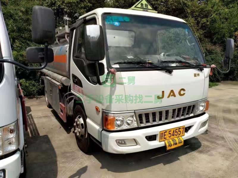 出售二手江西5噸加油車油罐車