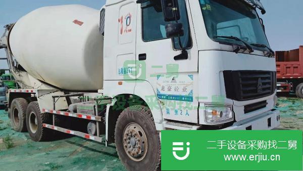 轉讓二手13年 豪沃攪拌車 大12方 車子正在干活