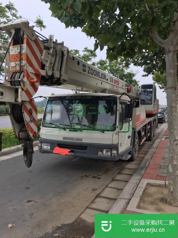 轉(zhuǎn)讓工地完工處理25噸吊車