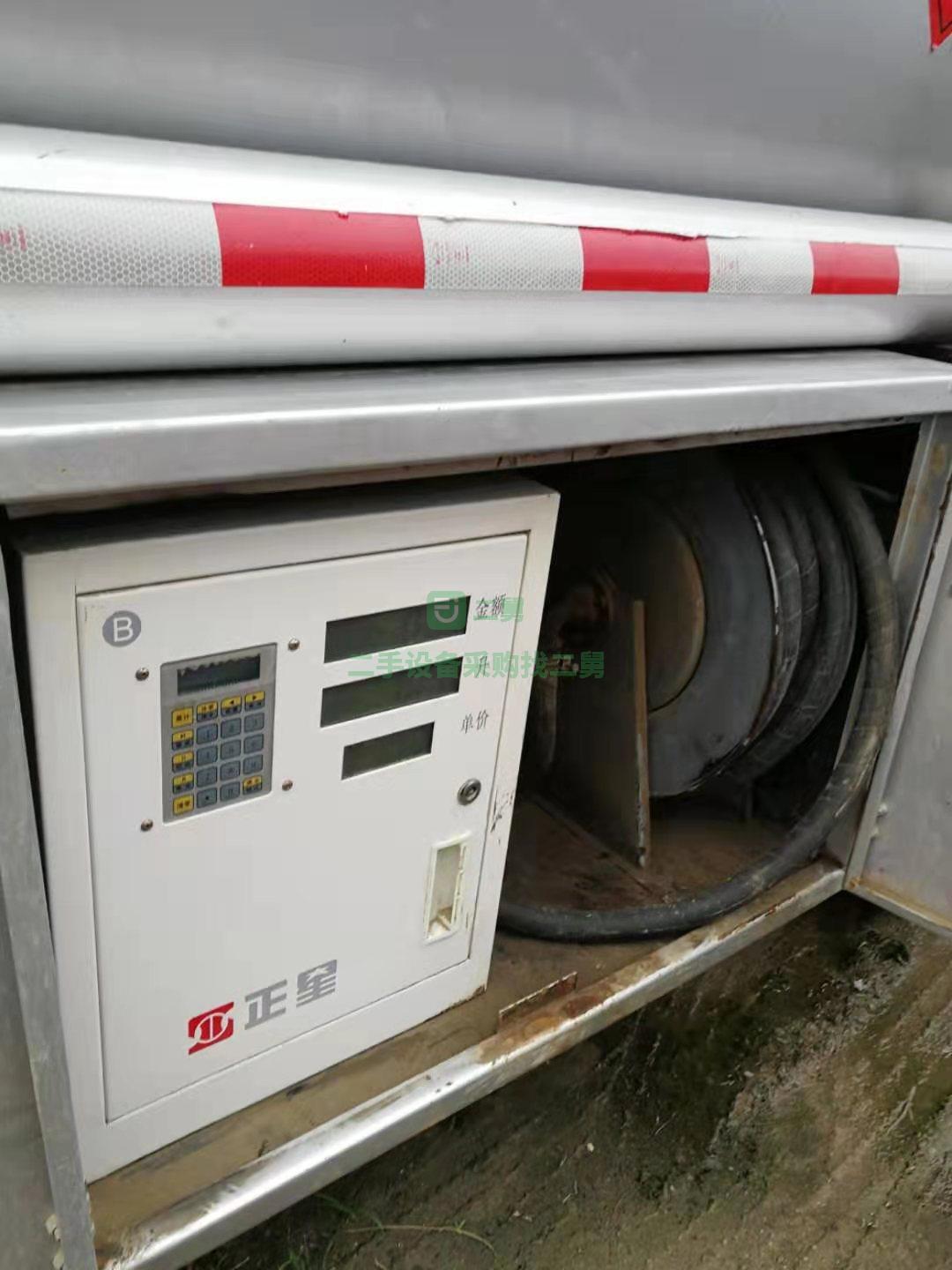 急售二手四川5噸精品加油車油罐車