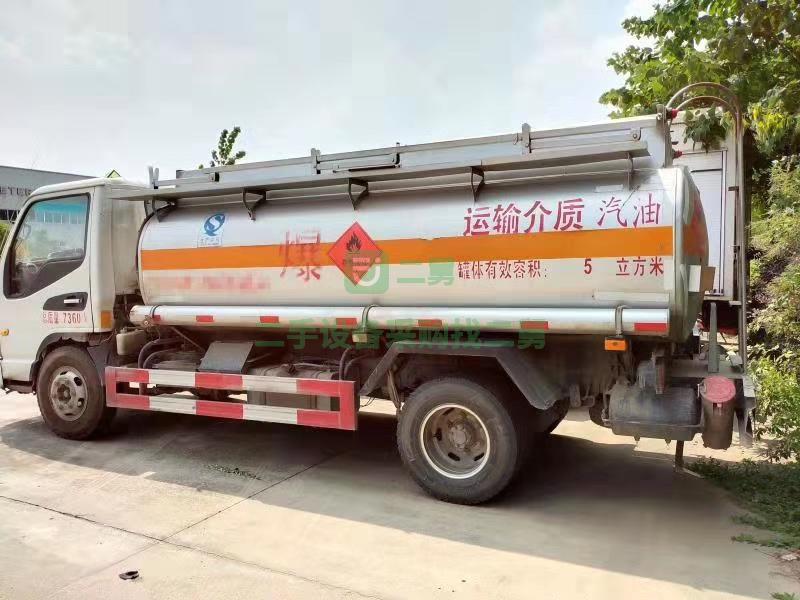 出售二手江西5噸加油車油罐車