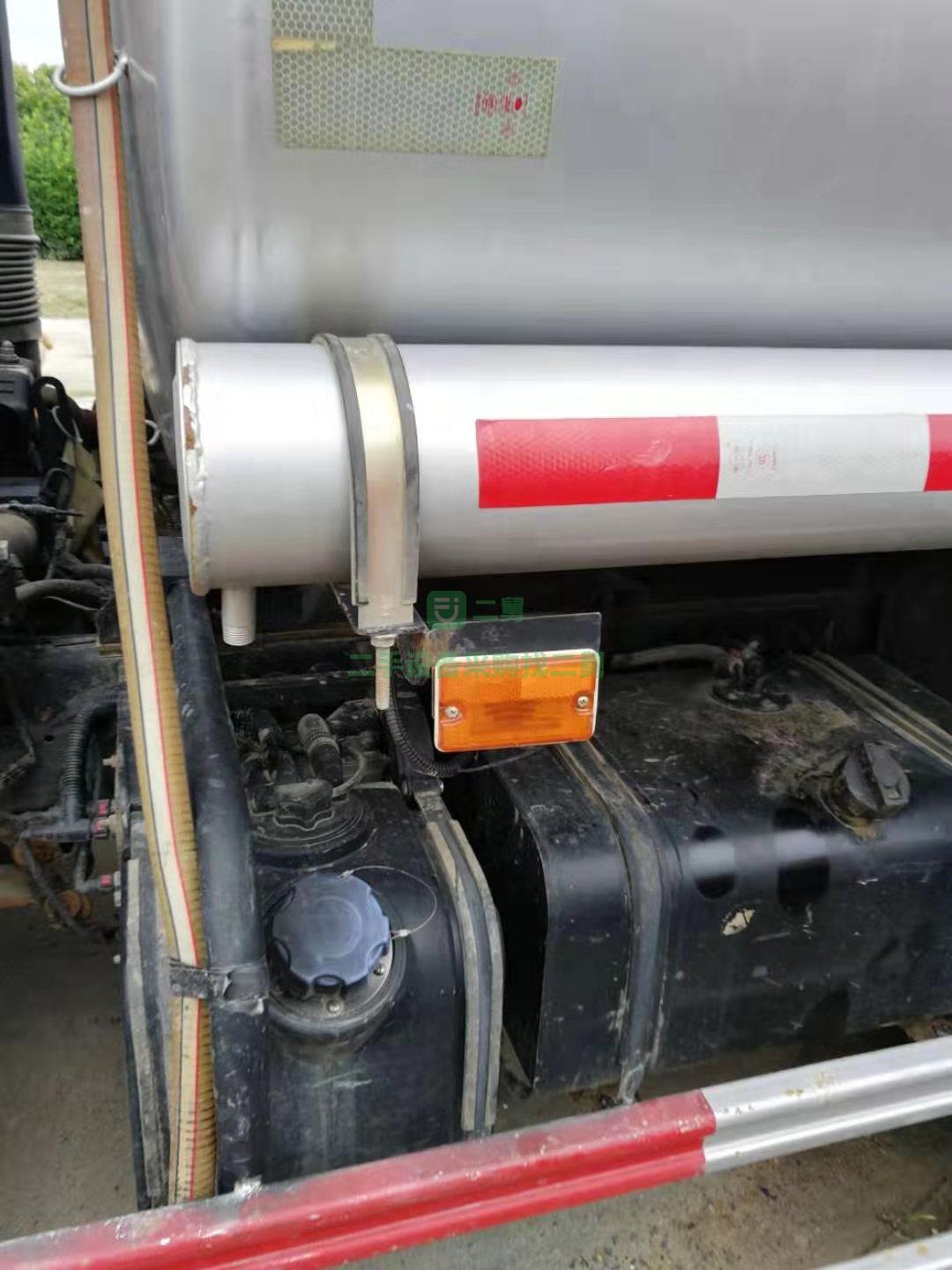 急售二手四川5噸精品加油車油罐車