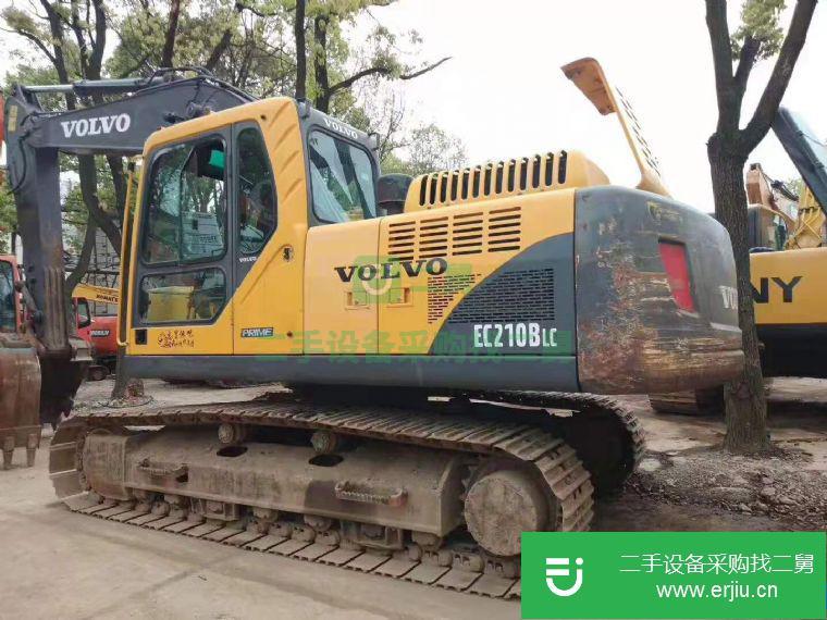 低價(jià)轉(zhuǎn)讓二手的沃爾沃210挖機(jī)