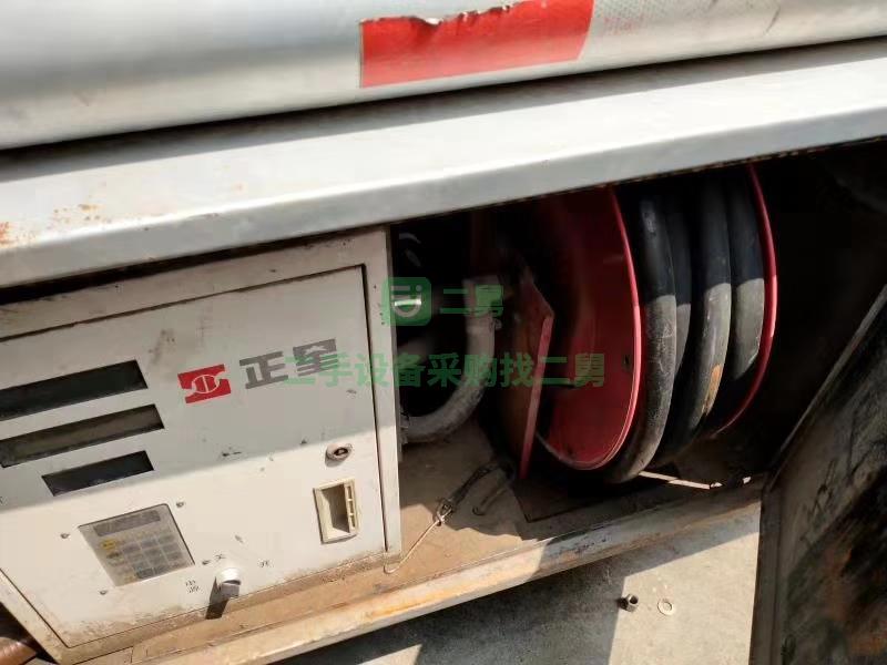 出售二手江西5噸加油車油罐車