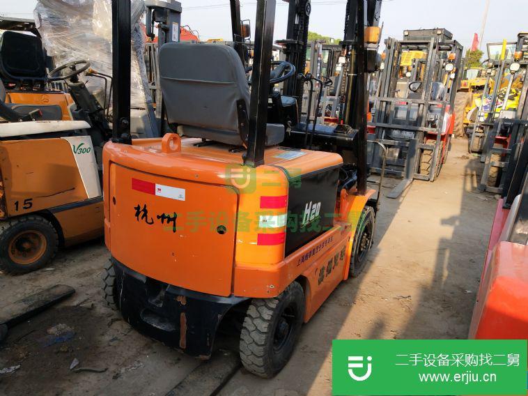 轉(zhuǎn)讓二手2噸電瓶叉車,貨源充足