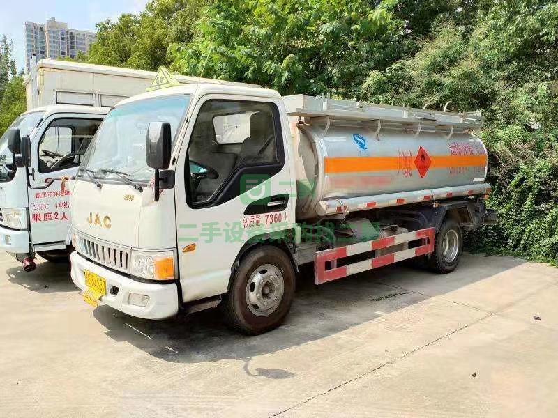 出售二手江西5噸加油車油罐車