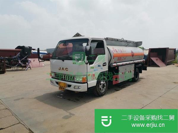 便宜出售5噸8噸加油車0首付提車