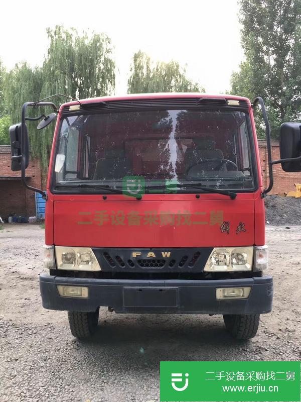 低價(jià)轉(zhuǎn)讓出售解放自卸車，九成新