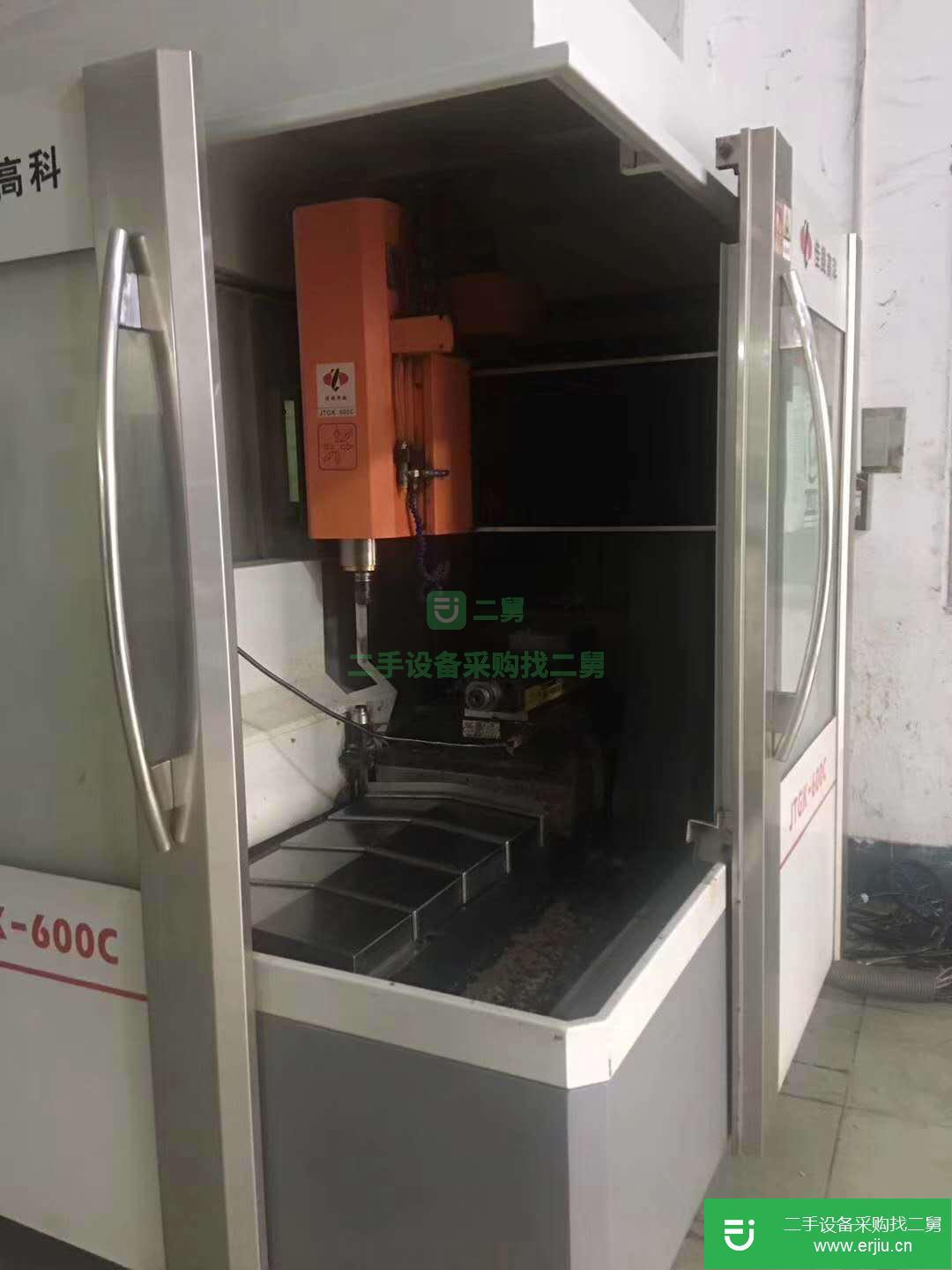 佳鐵雕銑機600C、24000轉，帶10把隱藏式刀庫