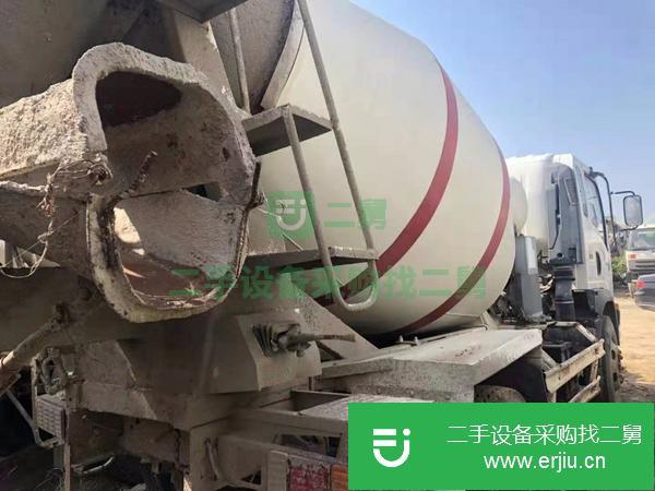 轉讓賣車 一臺15年重汽王牌攪拌車,4方罐,無手續