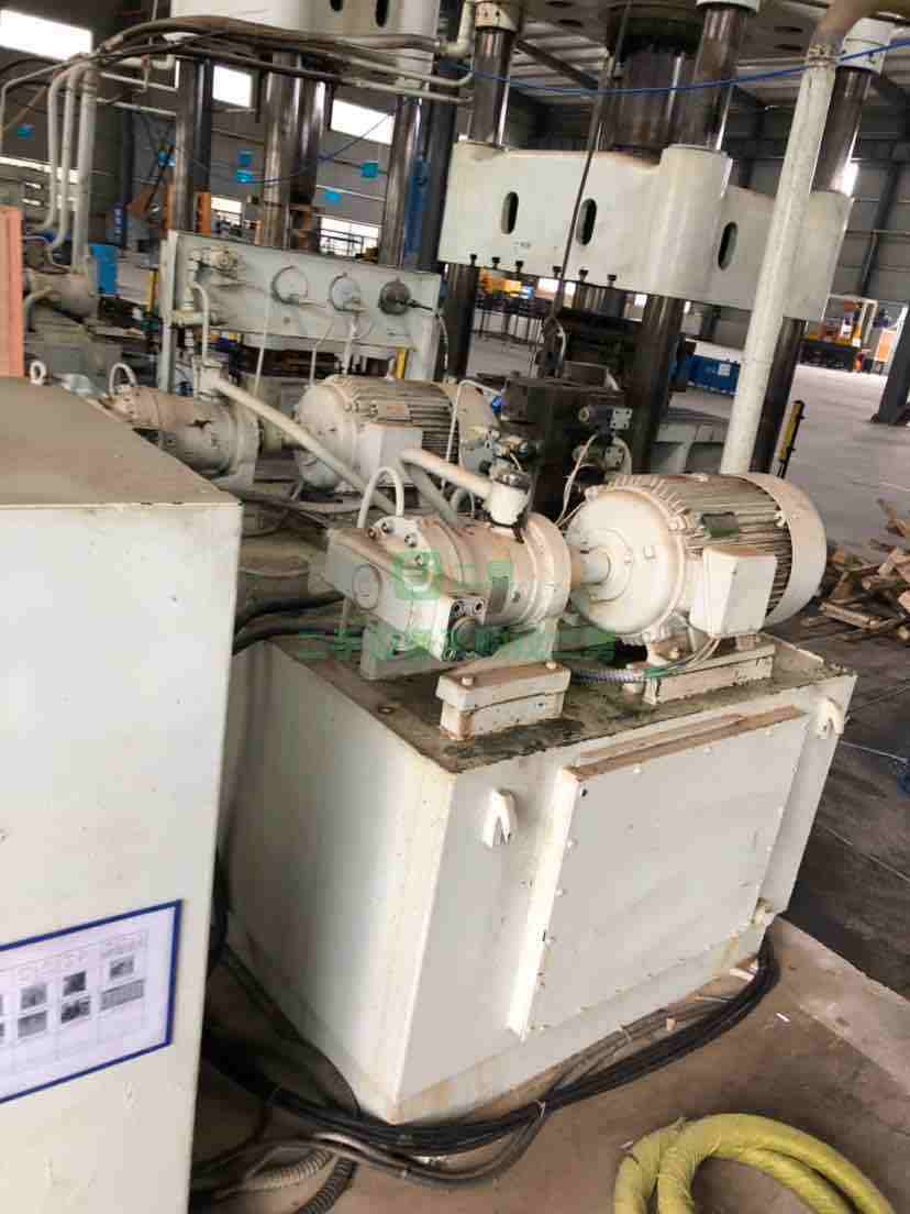 出售二手～500噸四柱液壓機，設備安裝少用，完好！
