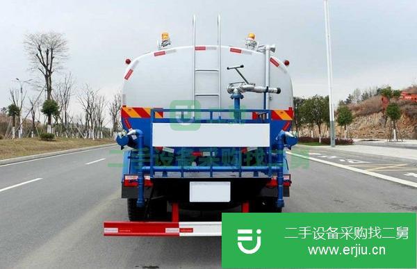 東風(fēng)多利卡D9   12方灑水車低價(jià)出售