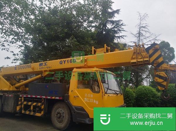 二手的九成新的柳工12噸吊車轉(zhuǎn)讓。車在成都!