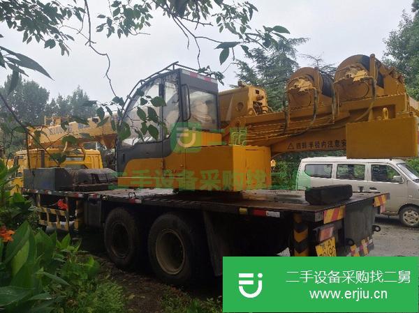 二手的九成新的柳工12噸吊車轉(zhuǎn)讓。車在成都!